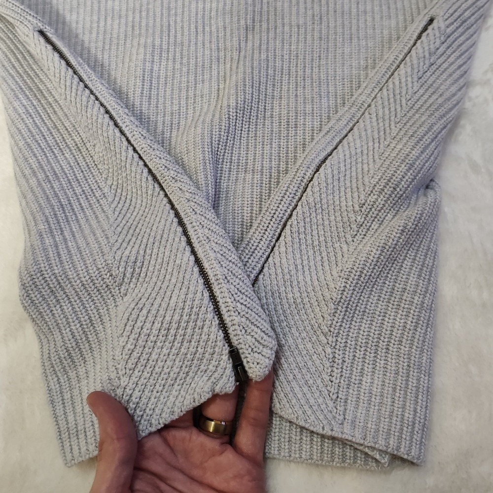 Cabi Womens Gray Ribbed Deep V Pullover Sweater Side Zippers Size Large #3531 - Picture 7 of 10